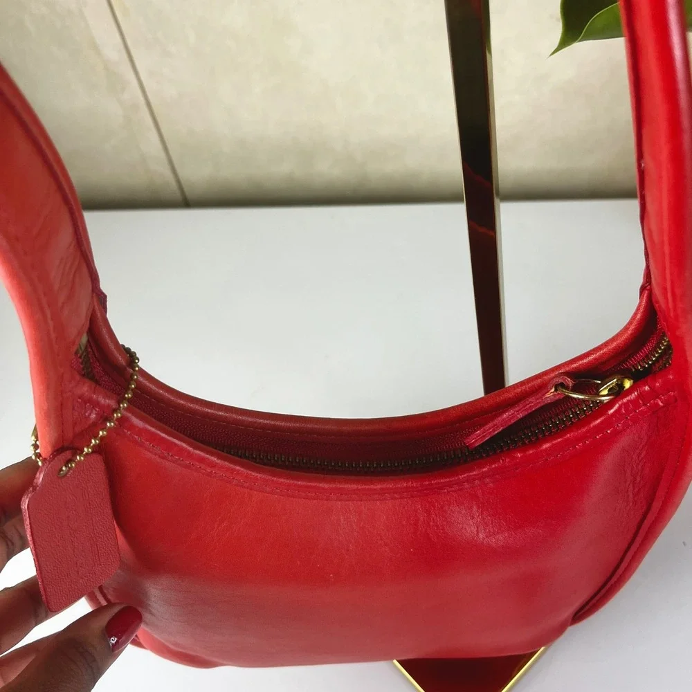 ♡COACH♡ Vintage 9020 Small Ergo Red Zip Shoulder Style Bag